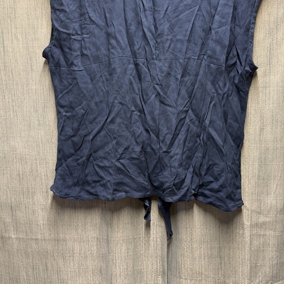 🚩 Dynamite Navy Blue Women's Top size small NWT - Picture 8 of 8